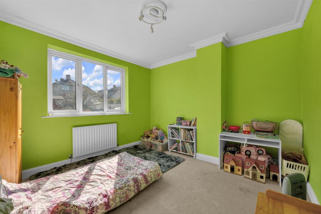 BEDROOM 2