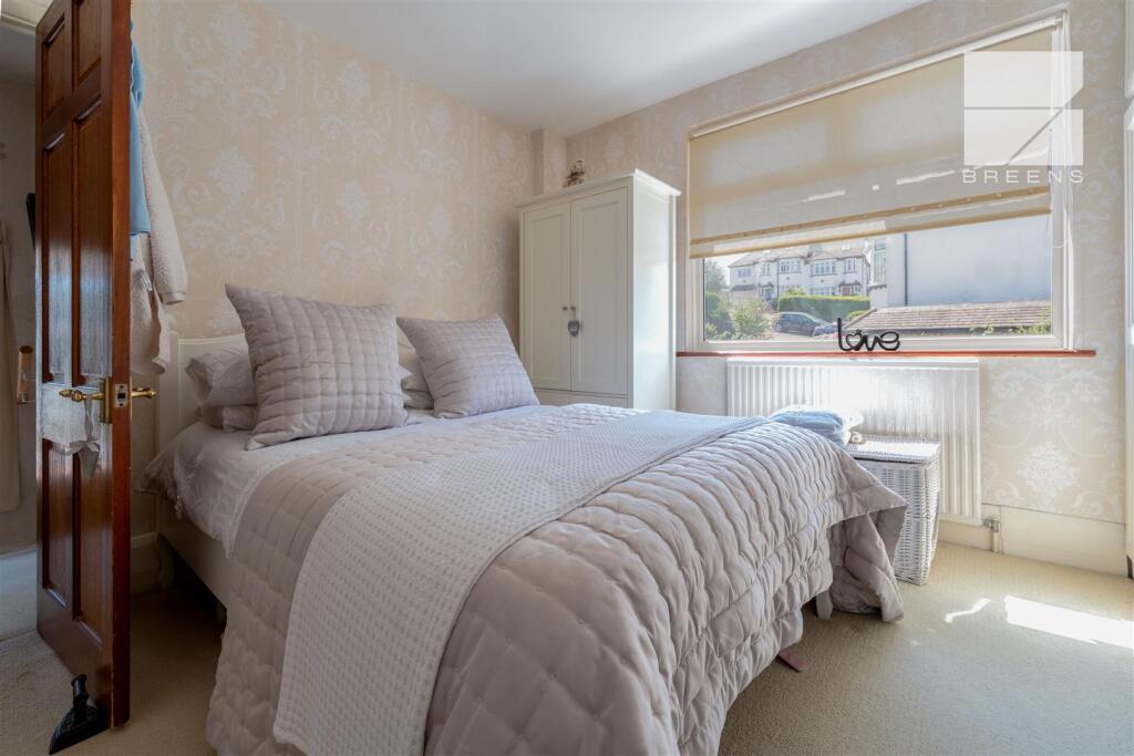 61 Brindwood Road_0014.jpg