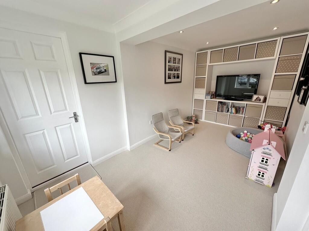 IMG-20250611-WA00...