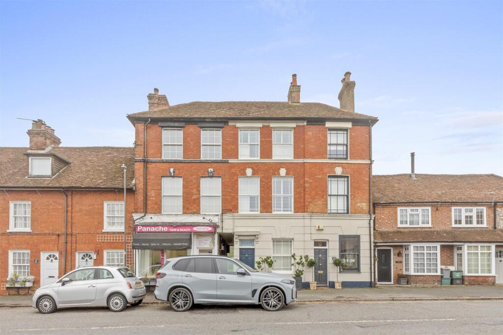 9 High Street, HP14 3JF-13.jpg