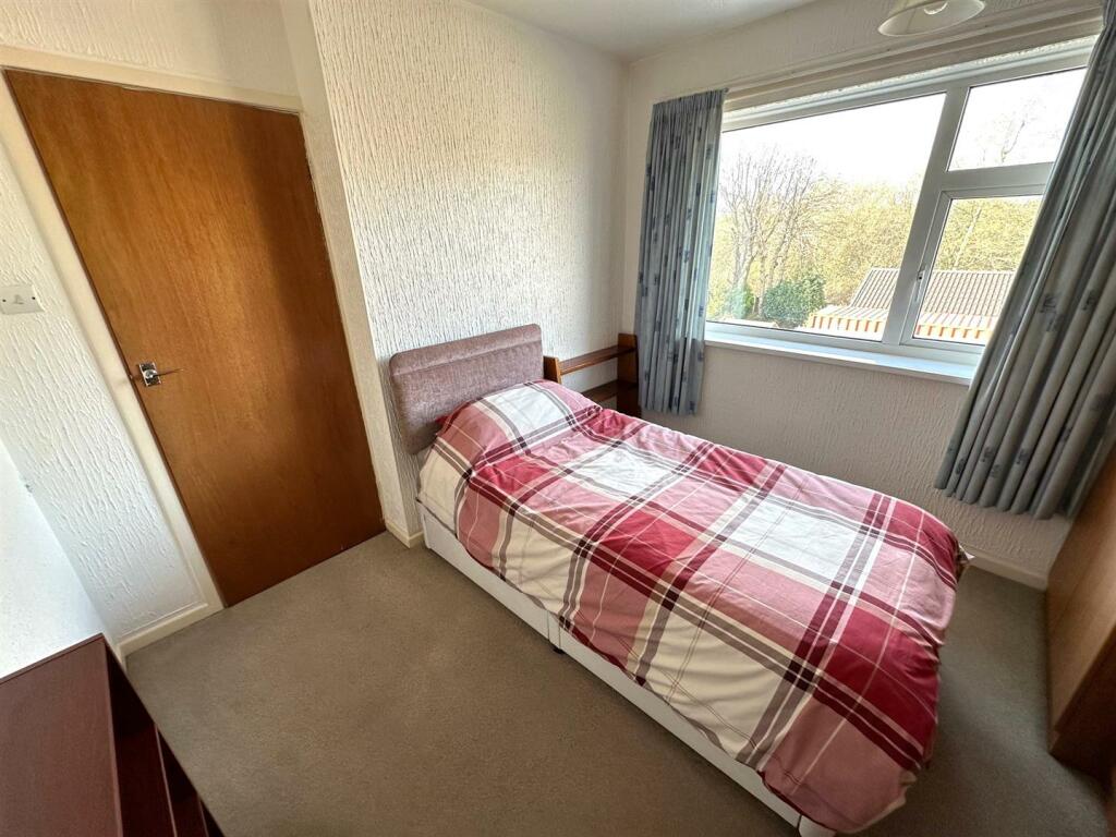 bed 2 1.jpg