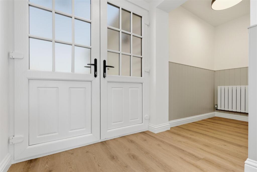 19 Halesworth Road 4.jpg