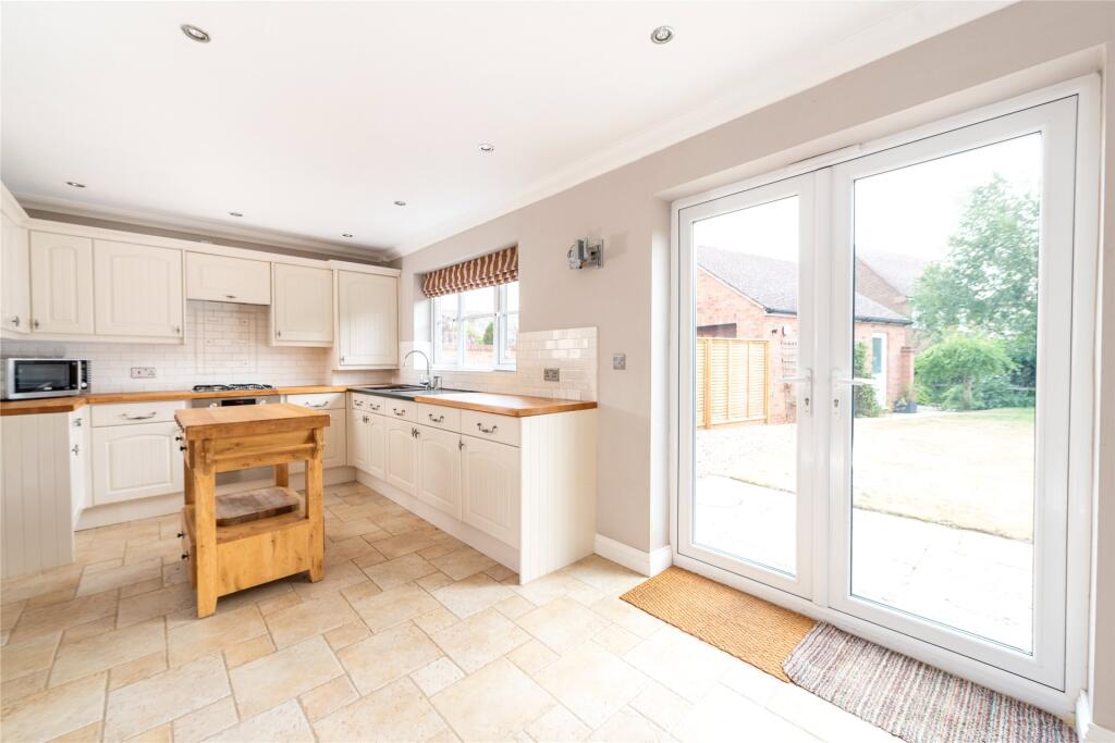 Kitchen/Breakfast Rm