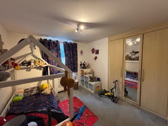 62 BBW bedroom
