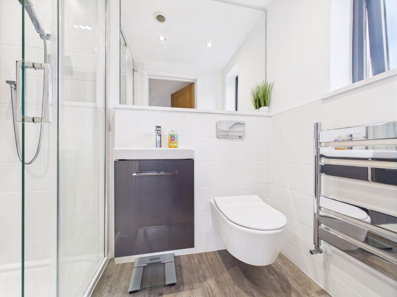 en-suite shower room