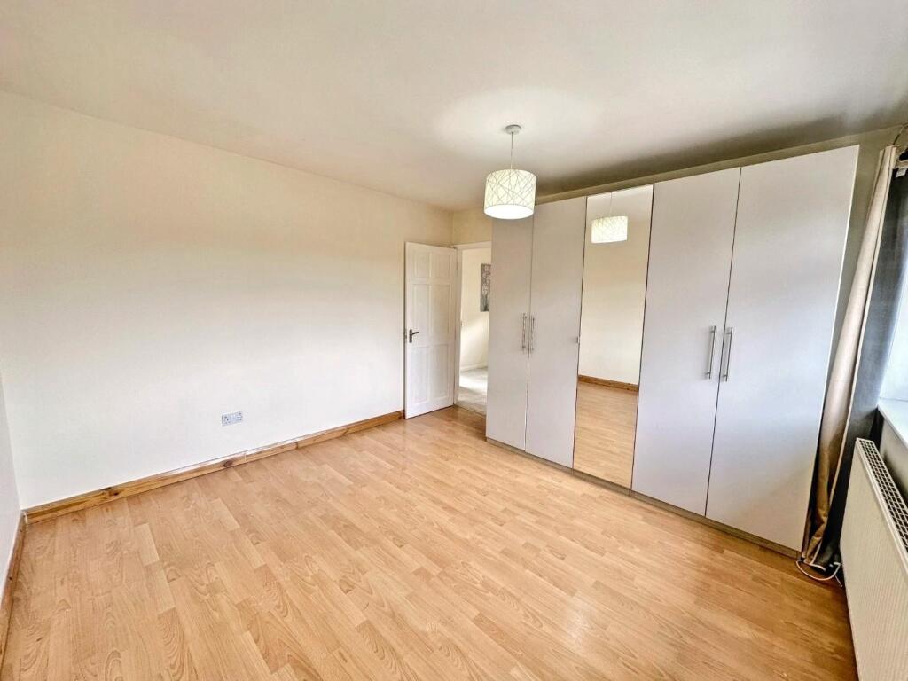 WhatsApp Image 20251007 at 124002_27c304b1.jpg