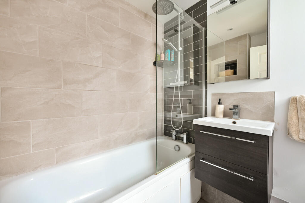 162 Marrowbrook L...