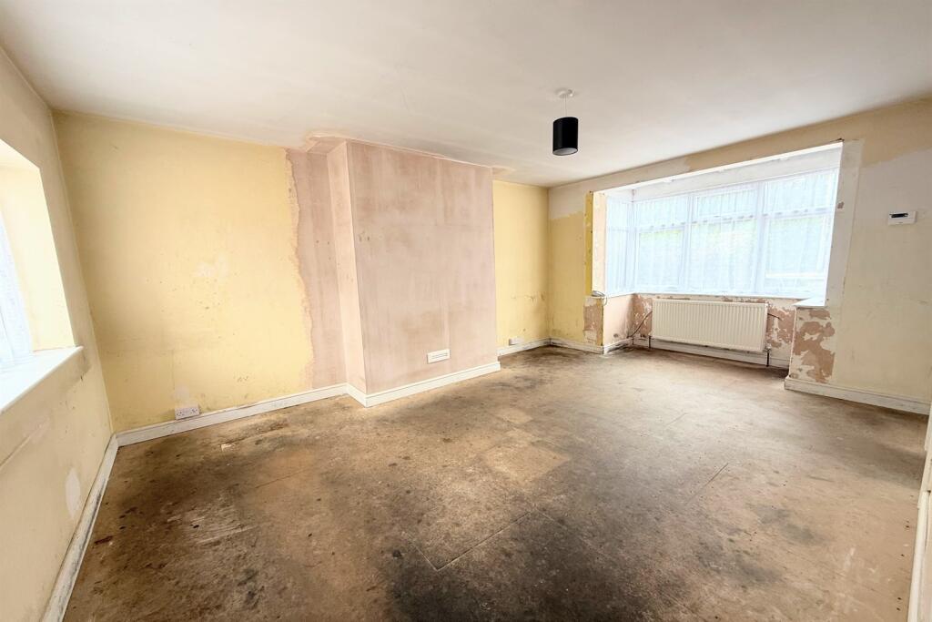 Lounge through Dinin