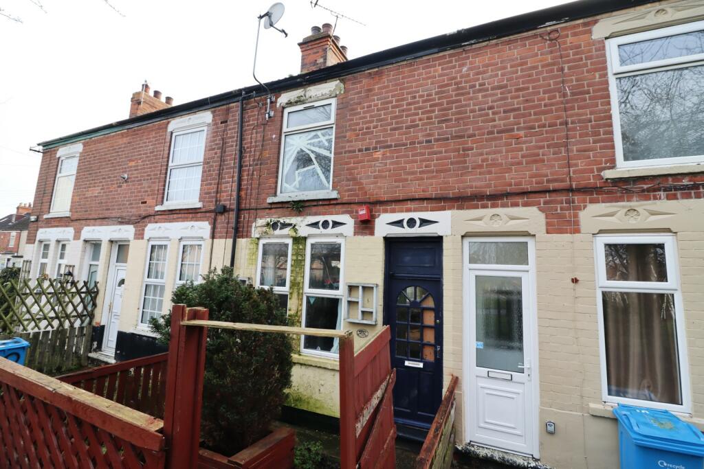 2 Bedroom House - mid terrace for Sale