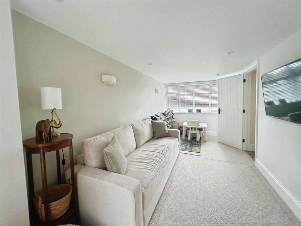 69d301de--4B7E-9E0F-51300A3EB042-21537-000012DFBC2