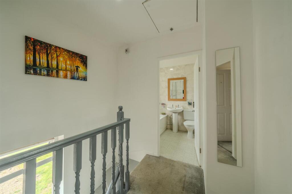 19 Lyneholmes Rise-122.jpg