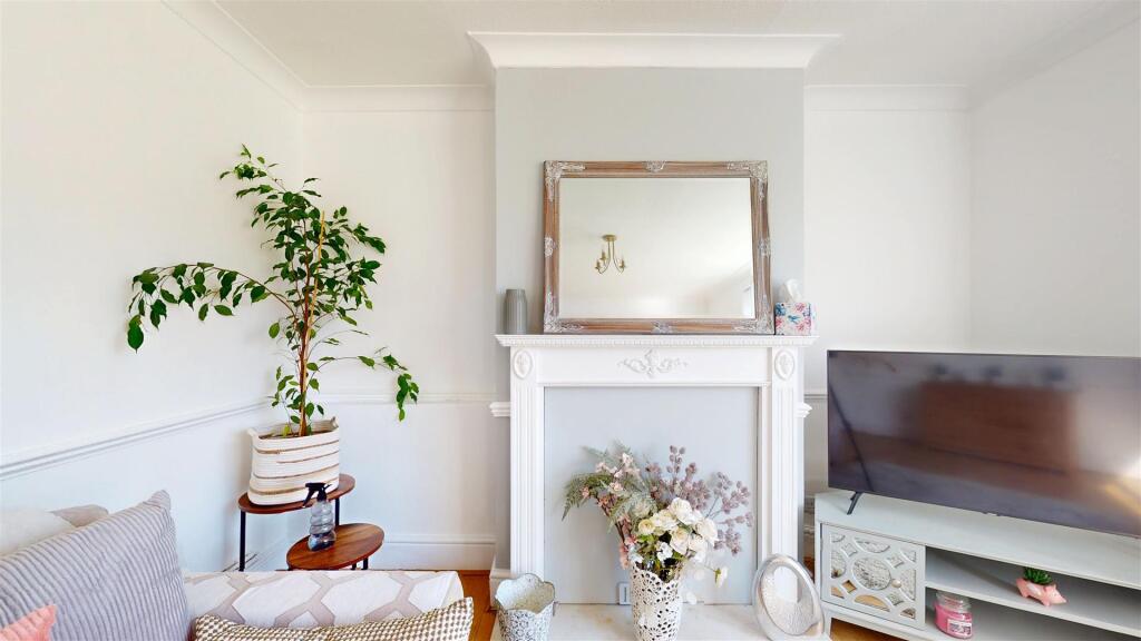 Sitting / Dining Room