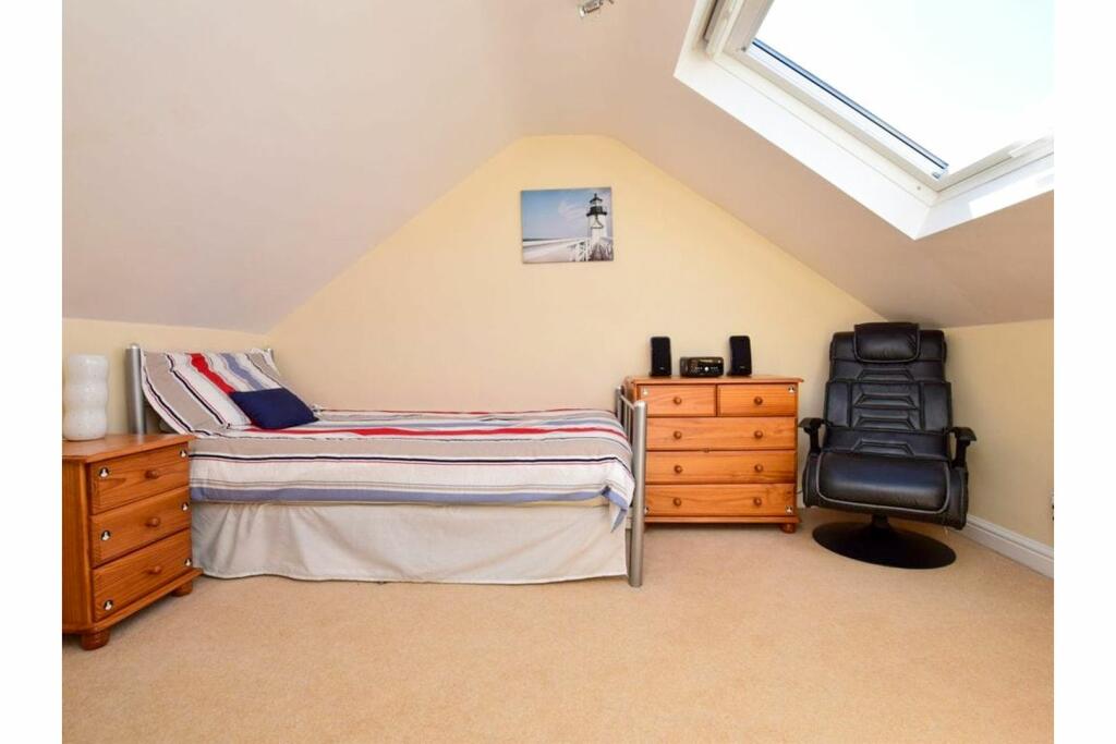 Bedroom Seven
