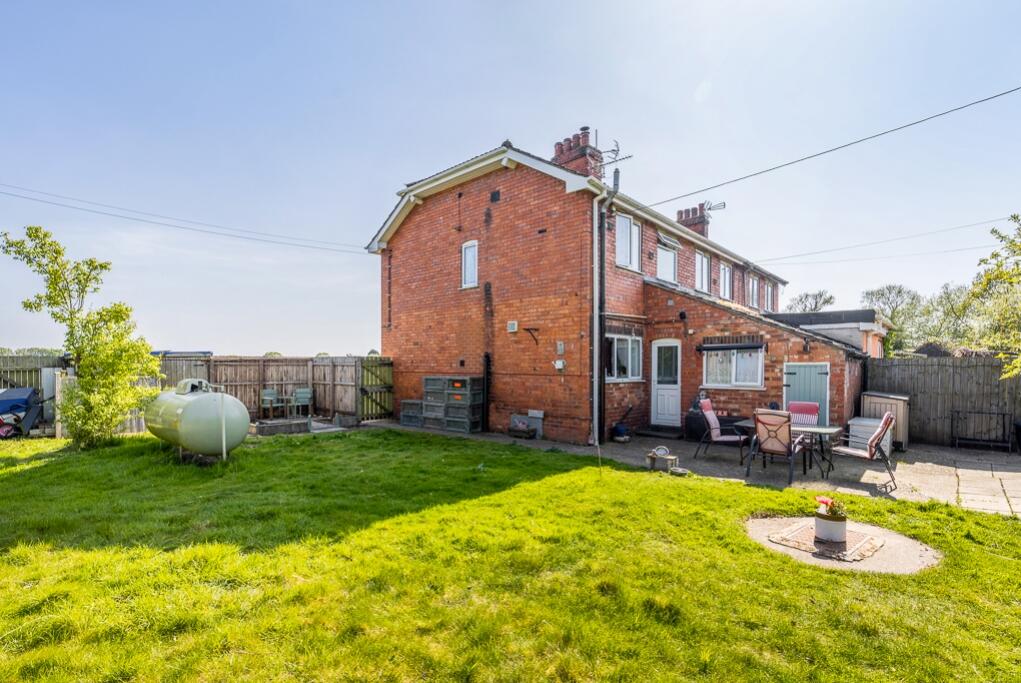 17 Railway Cottage (Coningsby Moorside)-9