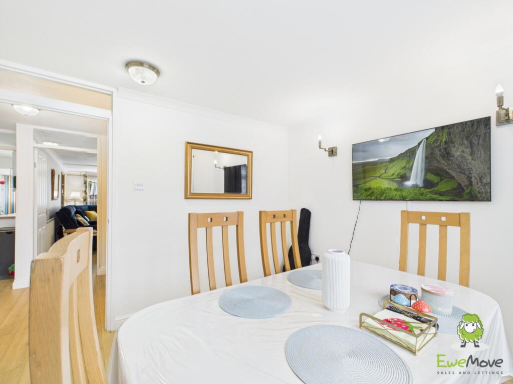 EweMove Estate Agents Basingstoke - Bennet Close