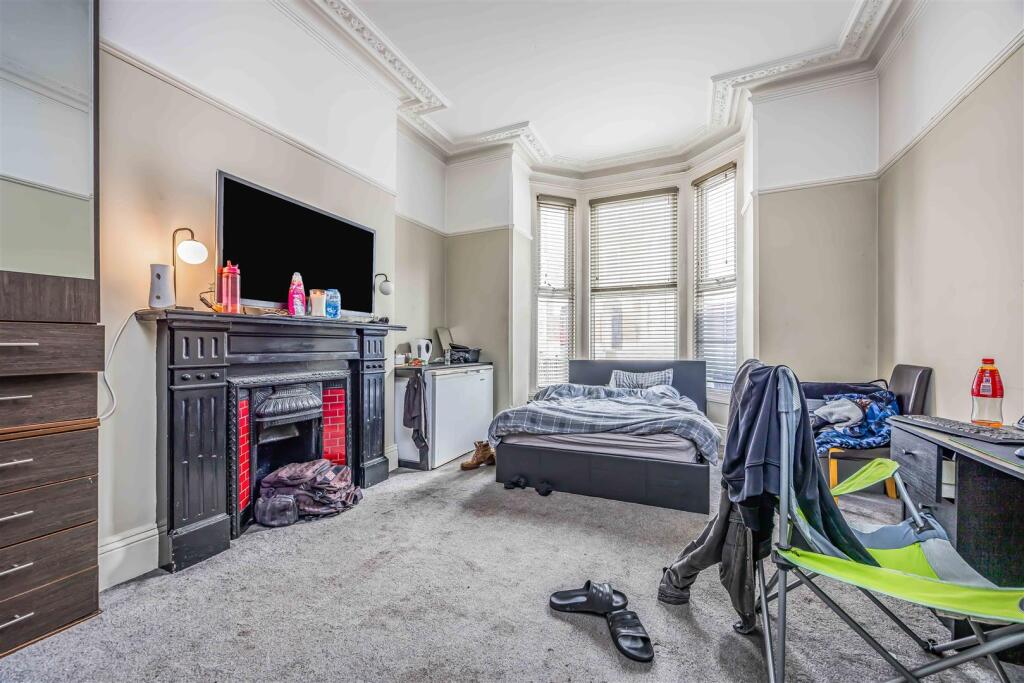 59 Waverley Road, Southsea-Small-PorticoMarketing-