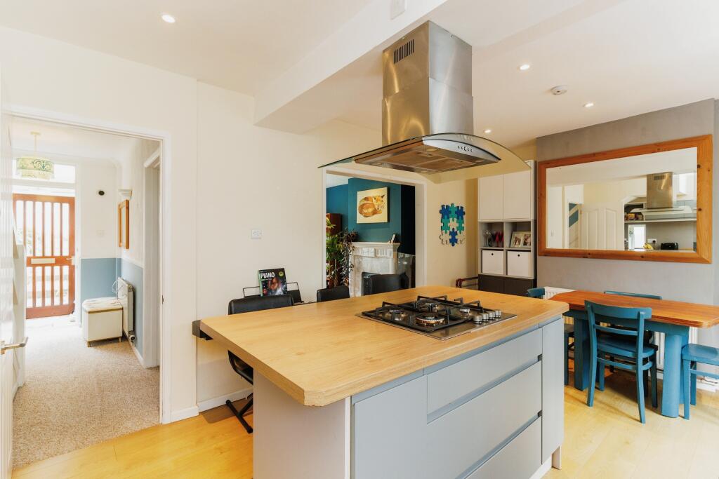 Kitchen/Dining Room
