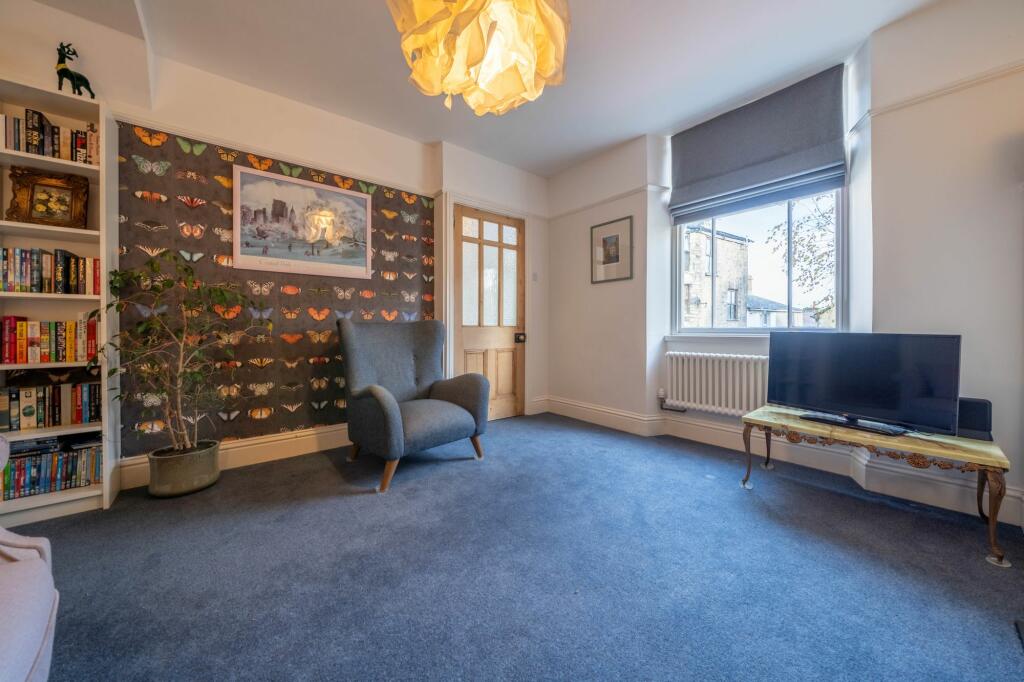 SITTING ROOM