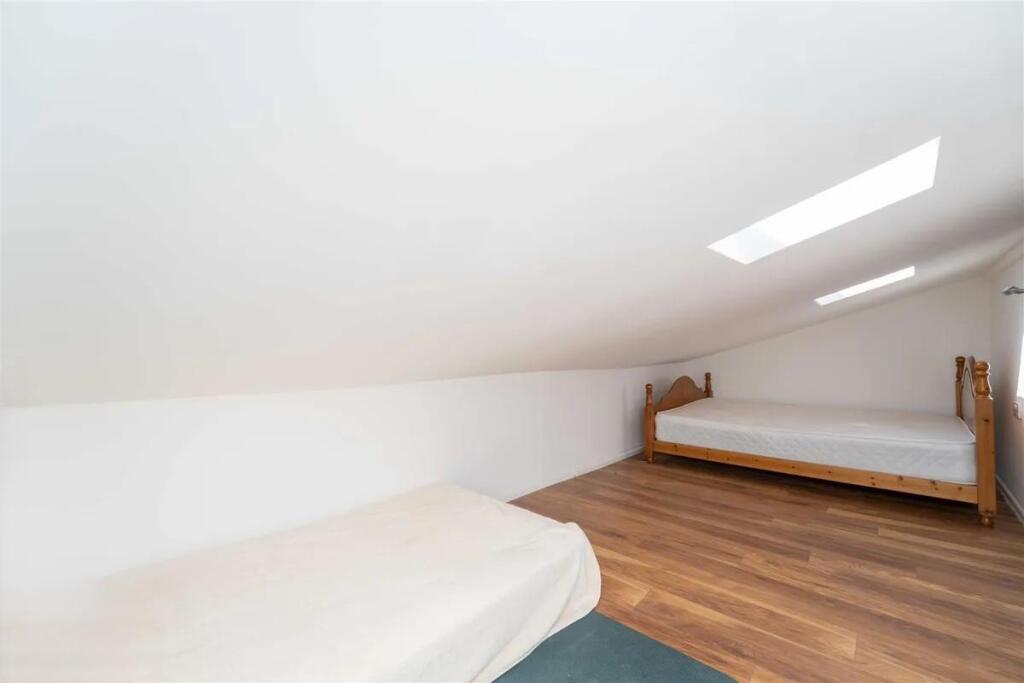 loft room.jpg