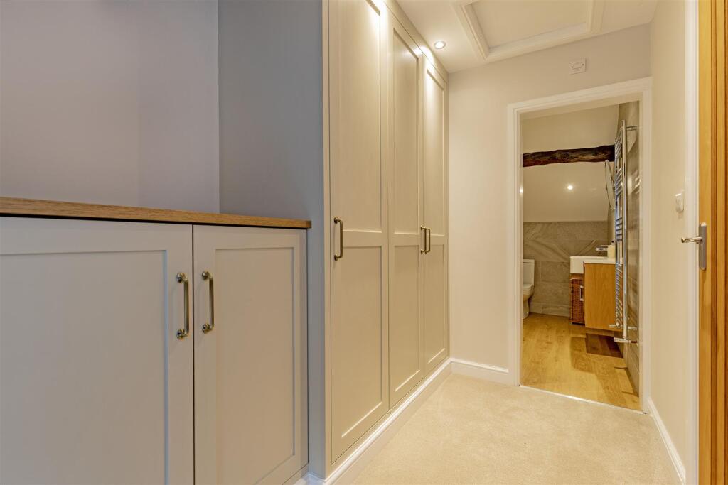 Dressing Room-1.jpg