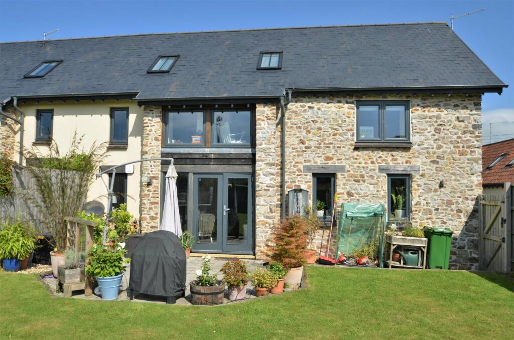 East Barn, Kerswell
