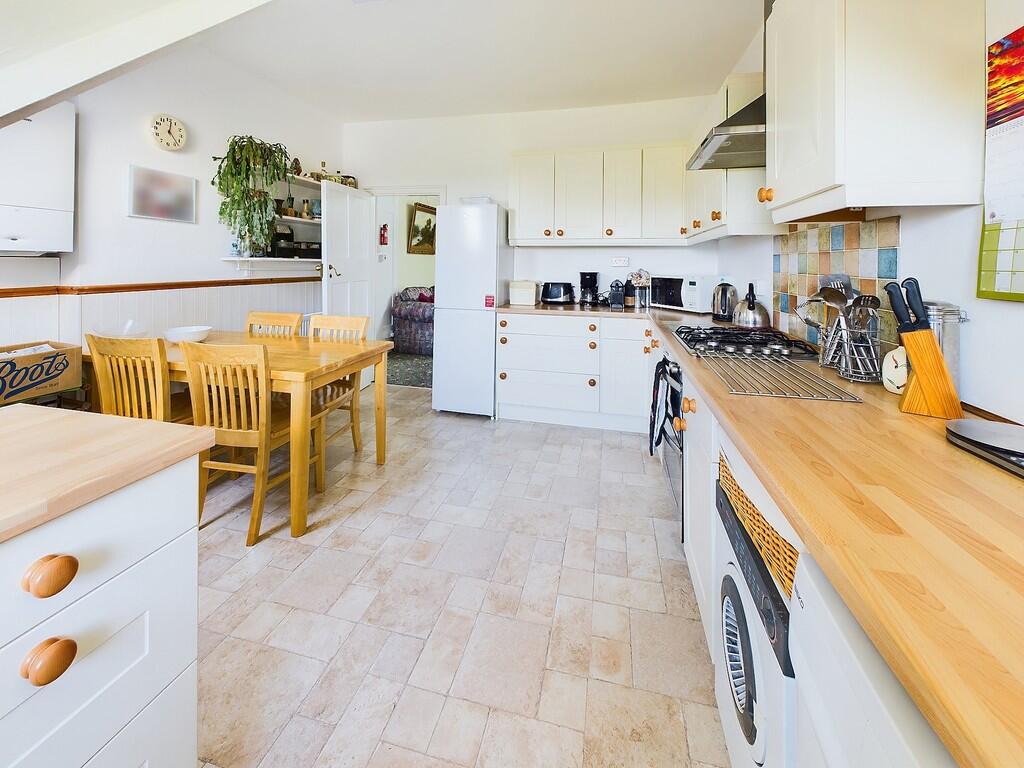 Kitchen b