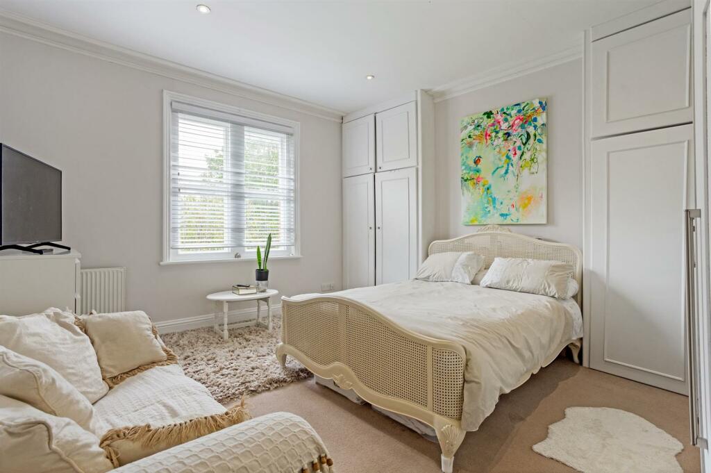 68829_134 Barnwood Road,Gloucester - (16)_low.jpg