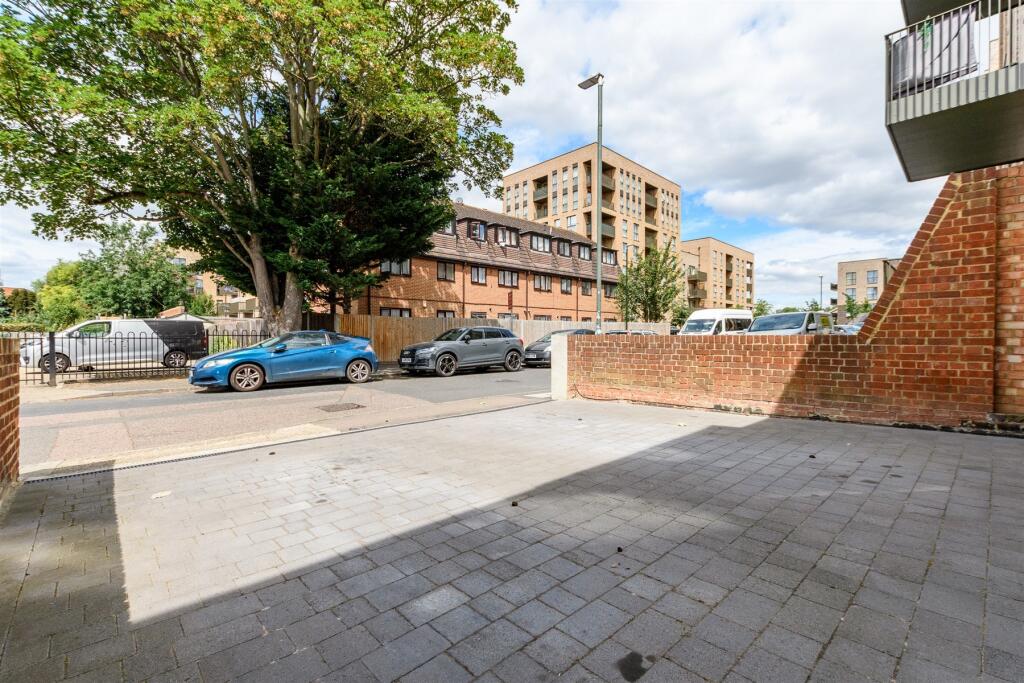 Driveway/Parking