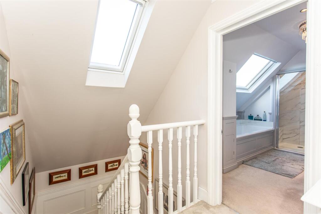 33 London Road96.jpg