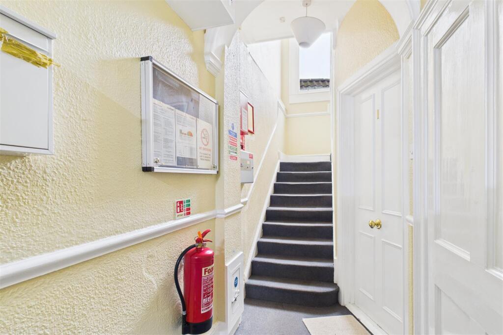 Flat 3, 38, Rivers Street Walcott, Bath, BA1 2QA |