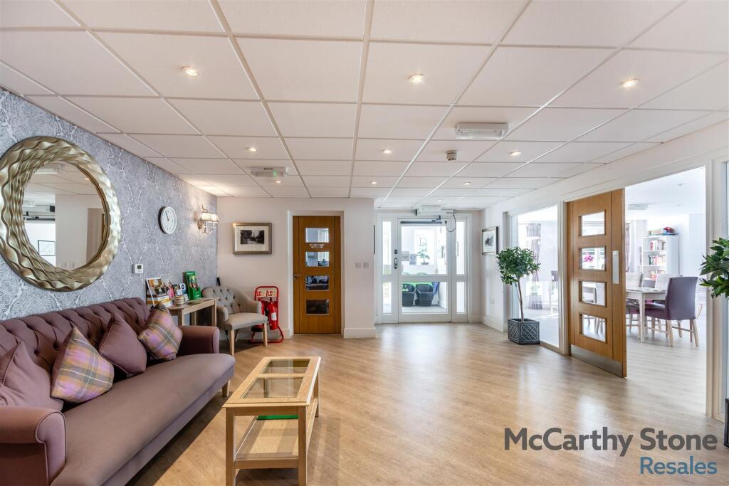 8664378-interior03.jpg