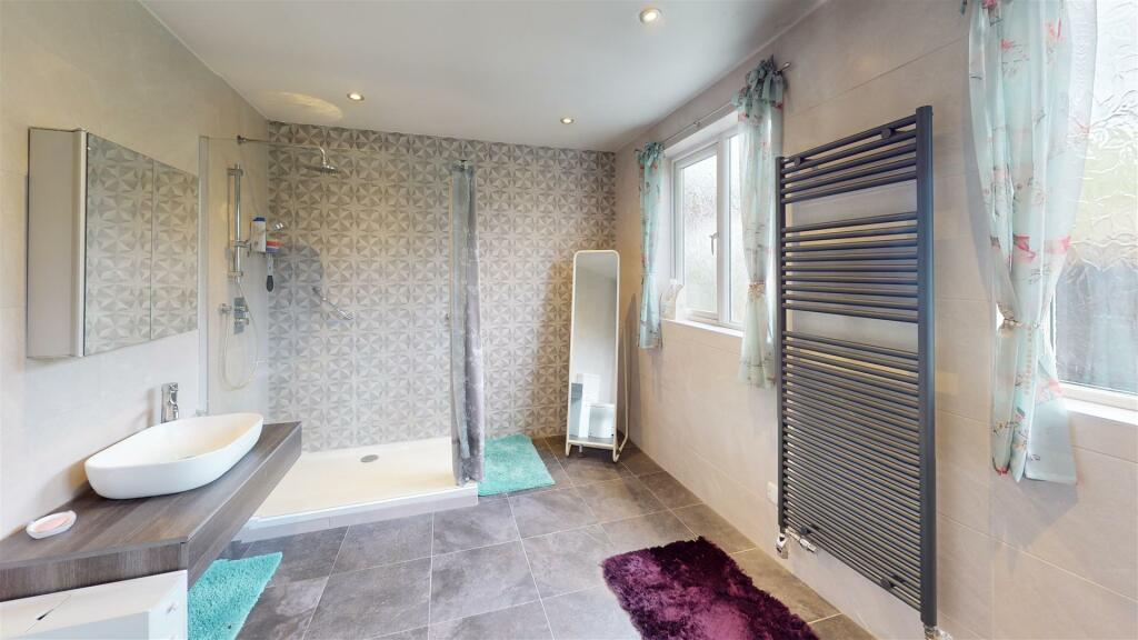 The-Bungalow-Bathroom.jpg