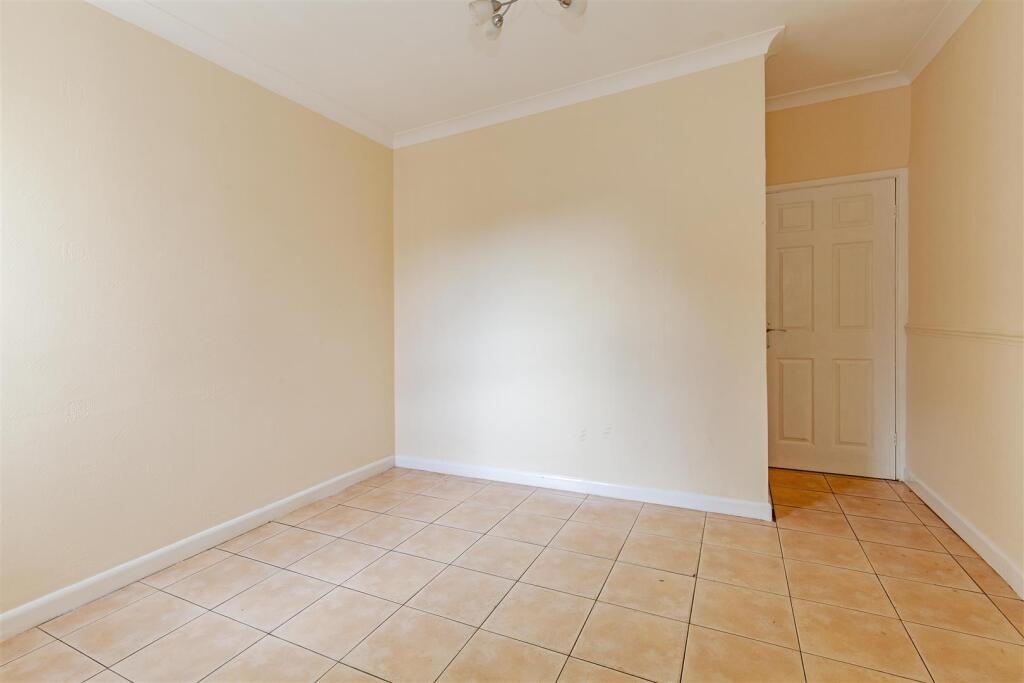 Dining Room-3.jpg