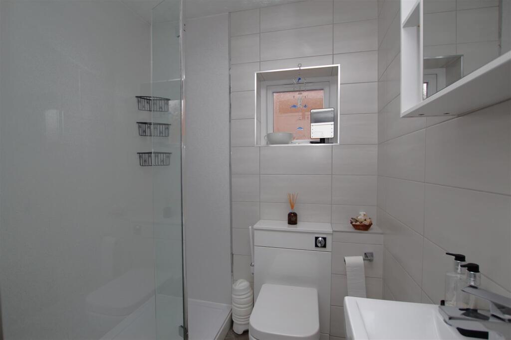 Shower Room.JPG