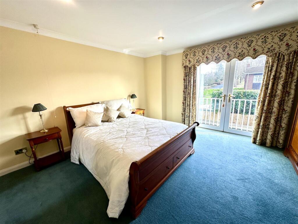 BEDROOM 2