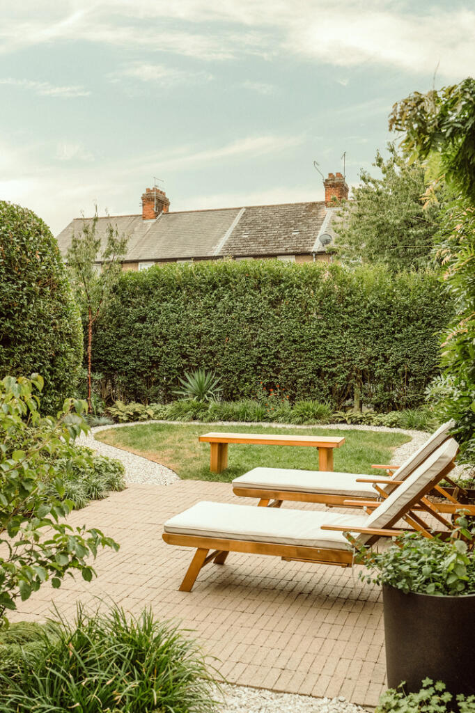 305871 - a0O6700000xWTk0EAG_N64.jpg