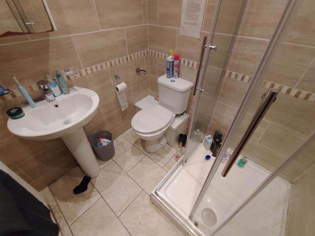 Ground floor bathroo