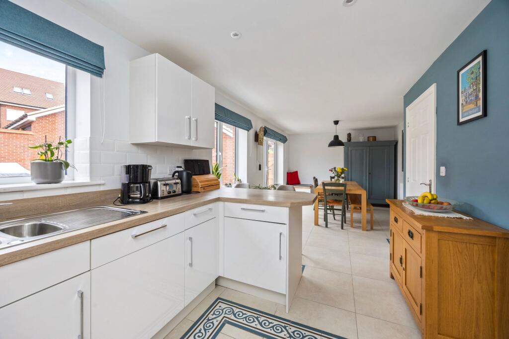 Kitchen/dining