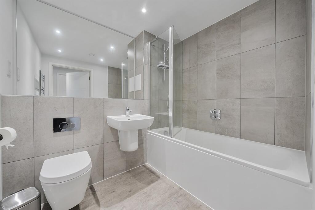 Family bathroom