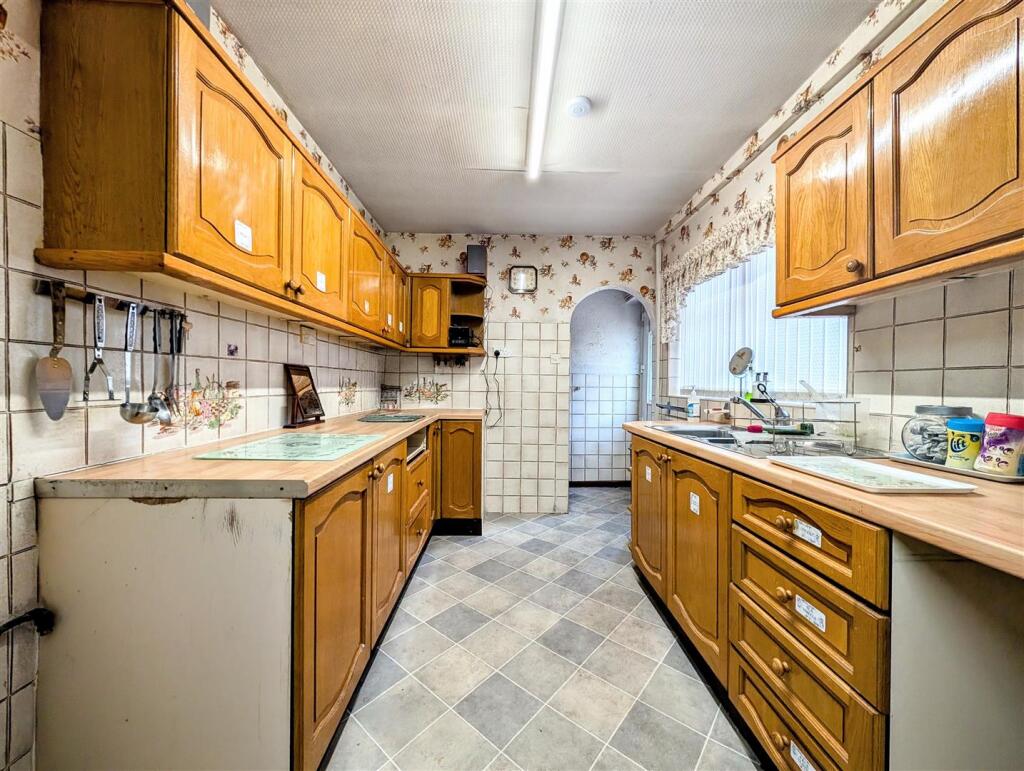 kitchen 1.jpg