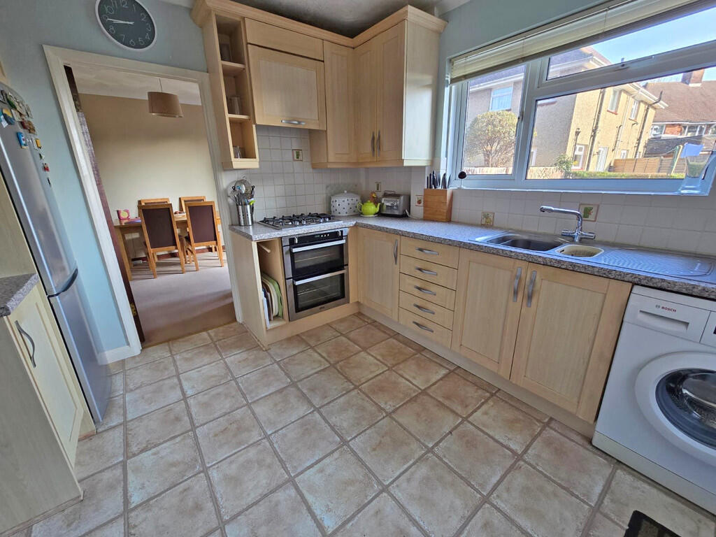 Kitchen (2)
