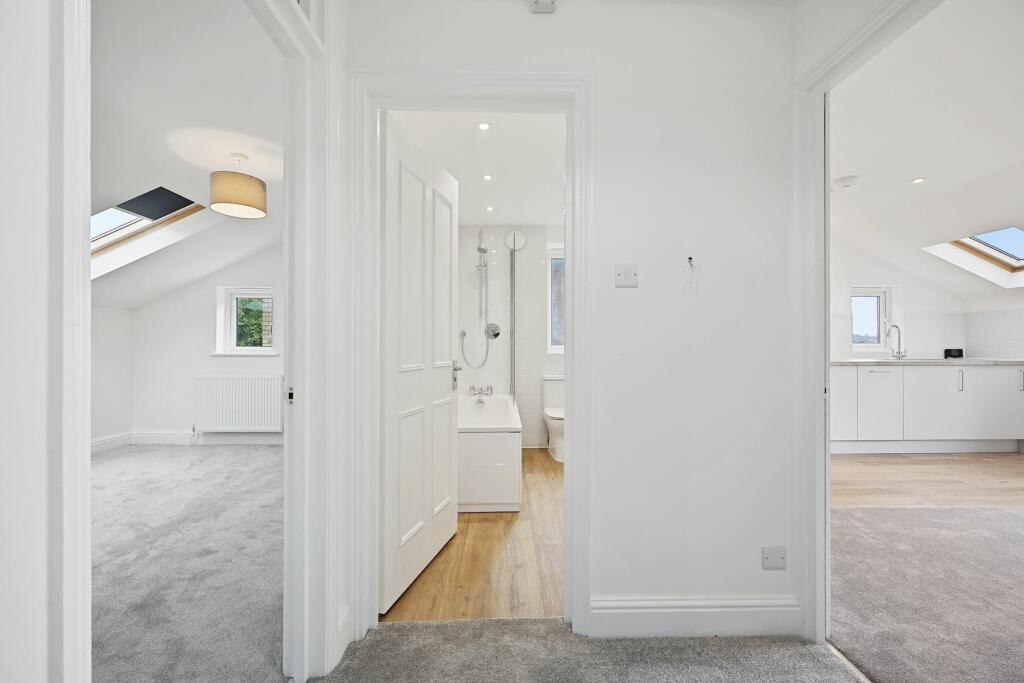 08-77b980298 VM-FLAT 7 ,1-3 PLESHEY ROAD N7 0RA...