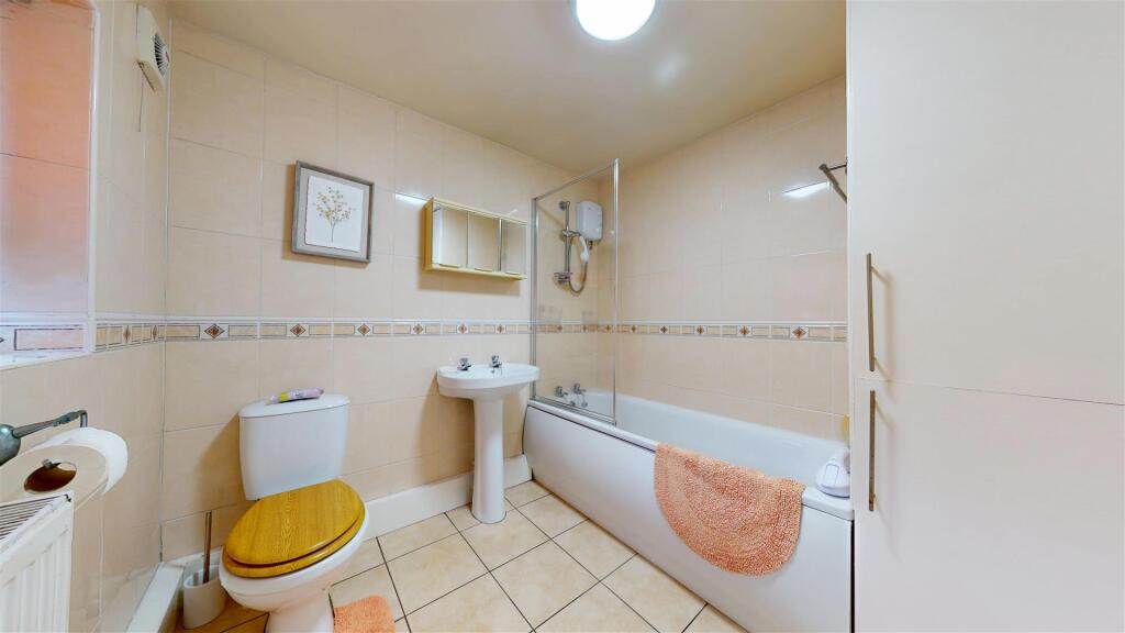 Greenfield Road Bathroom