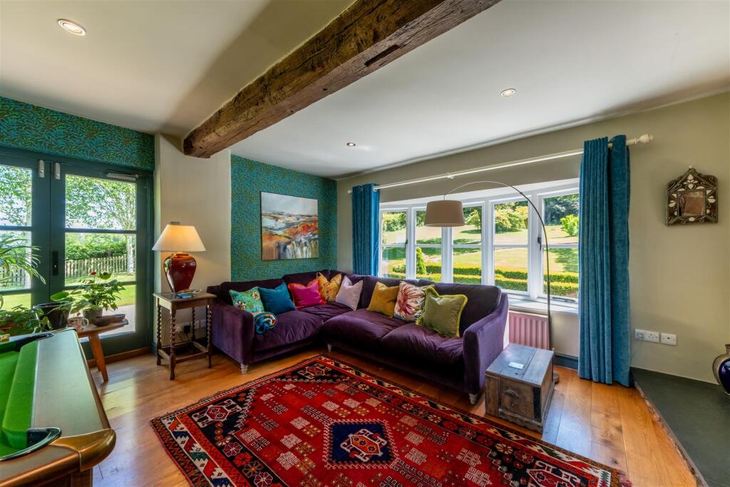 Broadway Farmhouse-0040.jpg