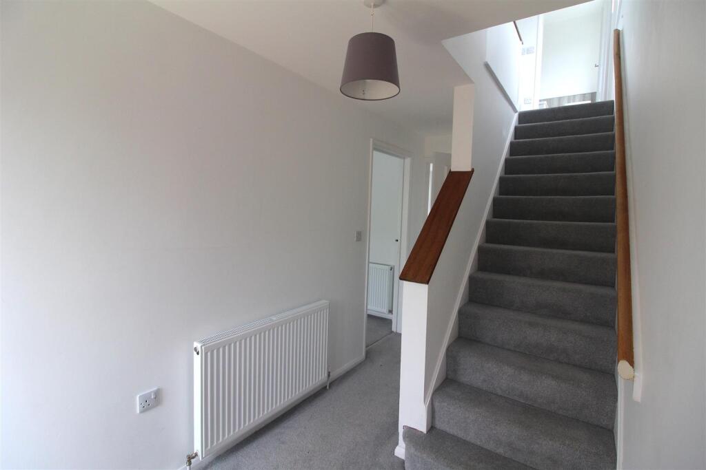 10 Wilson Way - Hall way .JPG