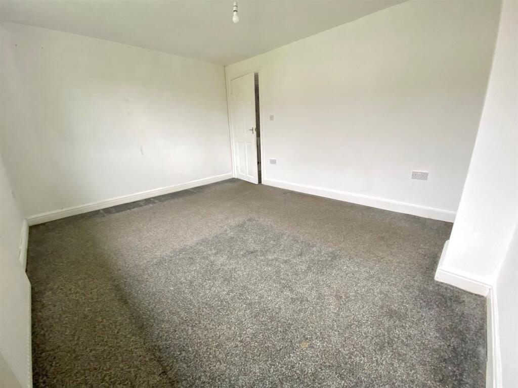 Bramleys Estate Agents - Greave House Drive - Ludd