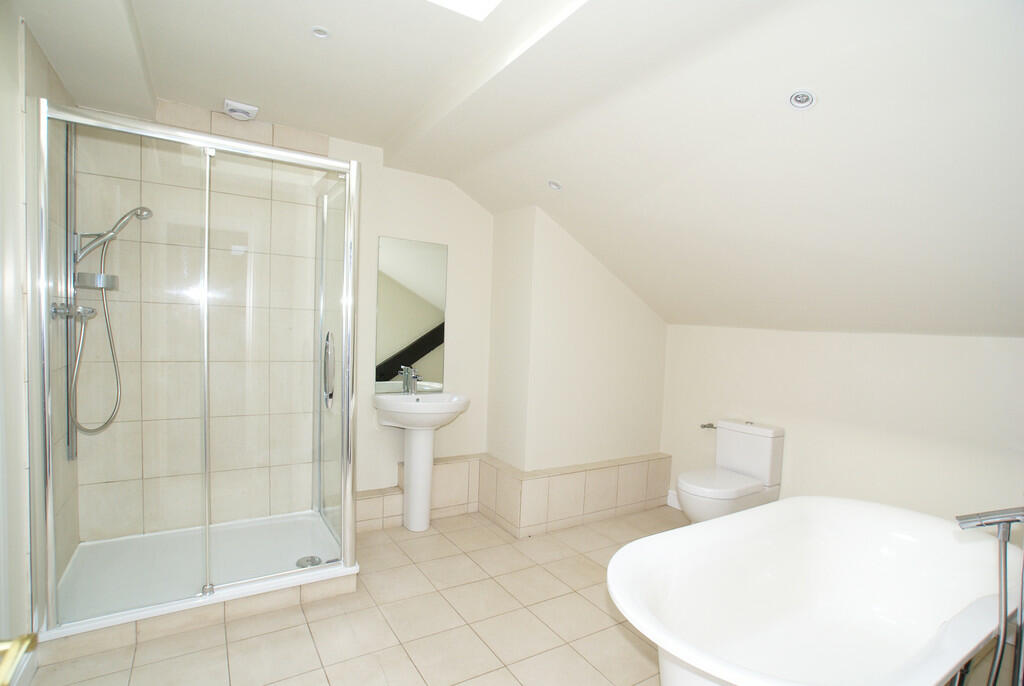 4 castle hill mai...