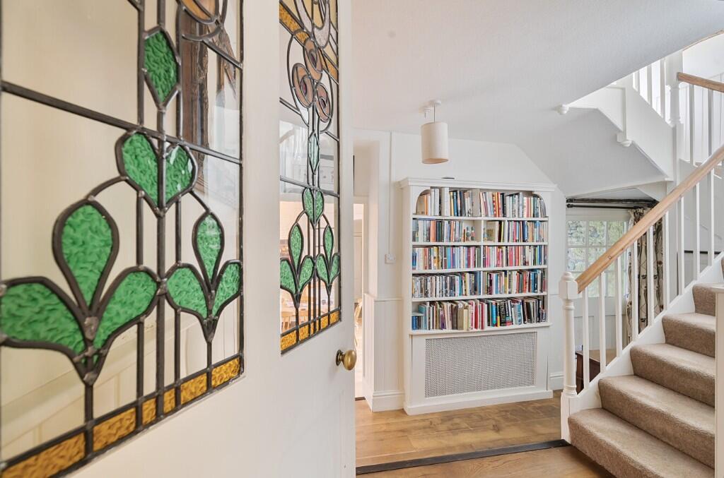 High Street, Bruton, Somerset, BA10 0AA