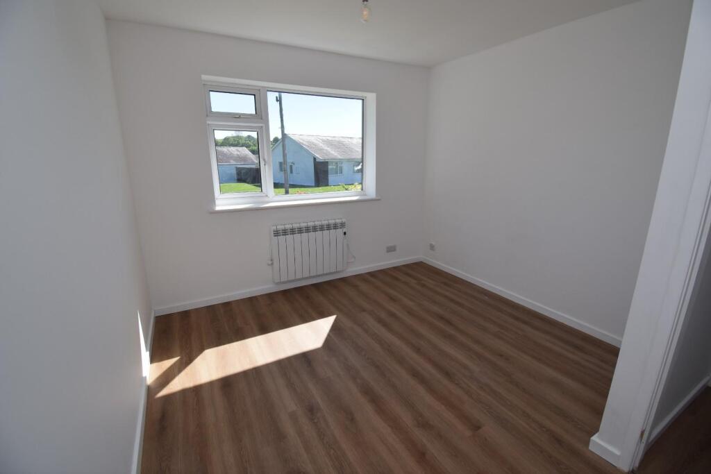 Bedroom 2.JPG