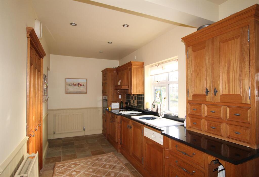 Kitchen.JPG